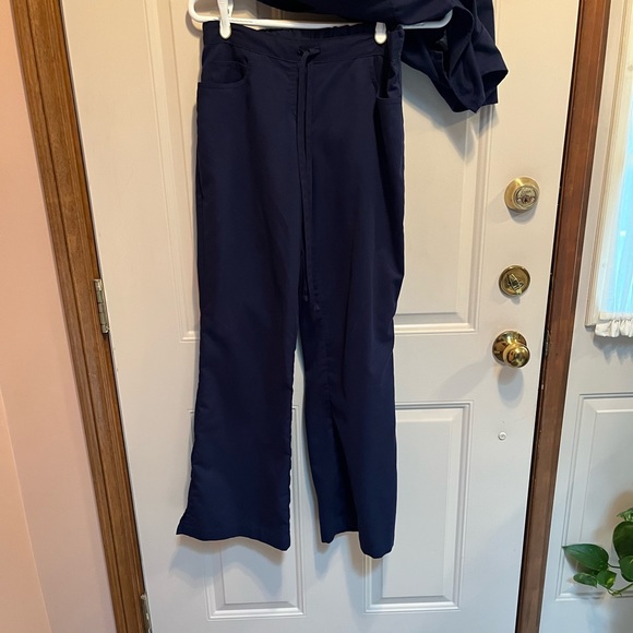 Grey’s Anatomy by Barco Indigo XS Riley Set. Mock wrap V-Neck Scrubs Top & Pants - Picture 11 of 12